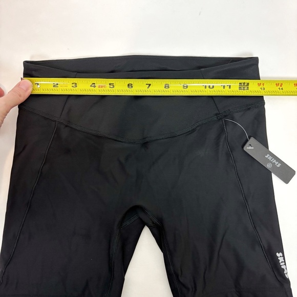 SKIMS Performance High Waisted Bike Shorts in Onyx Size S - Picture 9 of 11